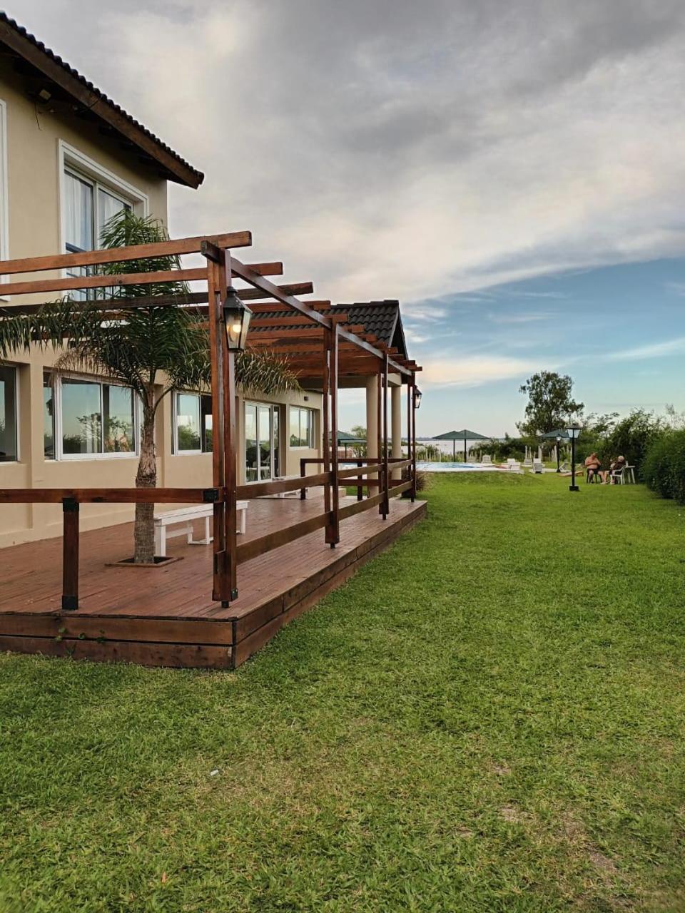 Brisas Del Lago Apart Y Hotel Federacion Exterior photo