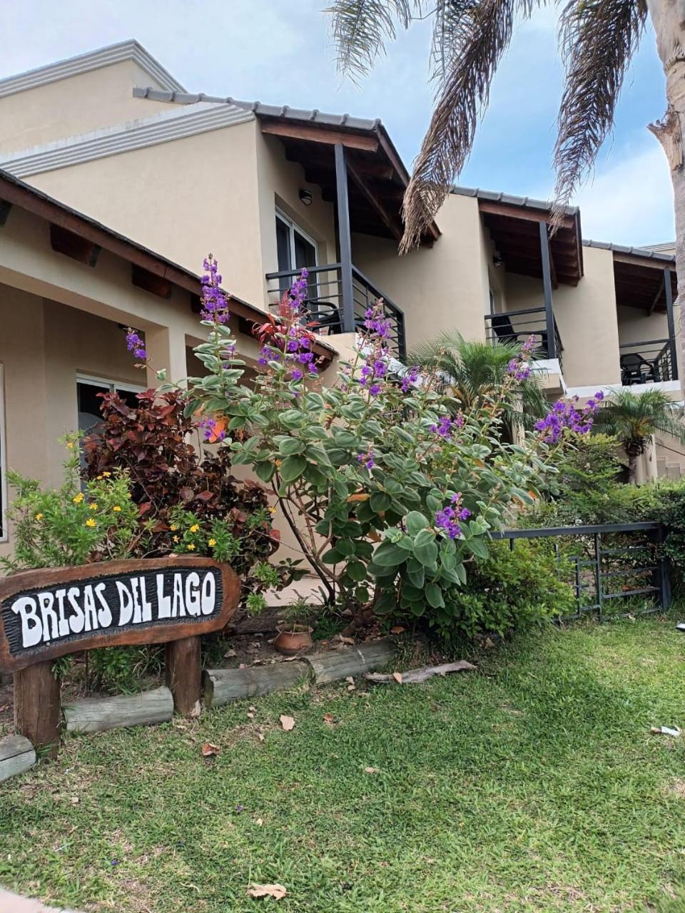 Brisas Del Lago Apart Y Hotel Federacion Exterior photo